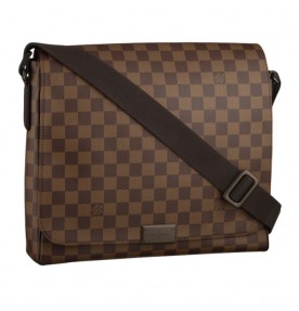 Louis Vuitton District MM 0624