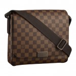 Louis Vuitton District PM 0631