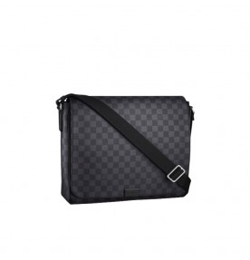Louis Vuitton District GM 0621