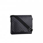 Louis Vuitton District MM 0629
