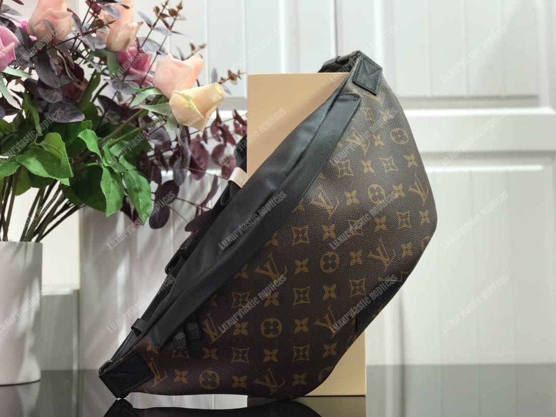 Louis Vuitton Discovery Bumbag Monogram Canvas - Bags Valley