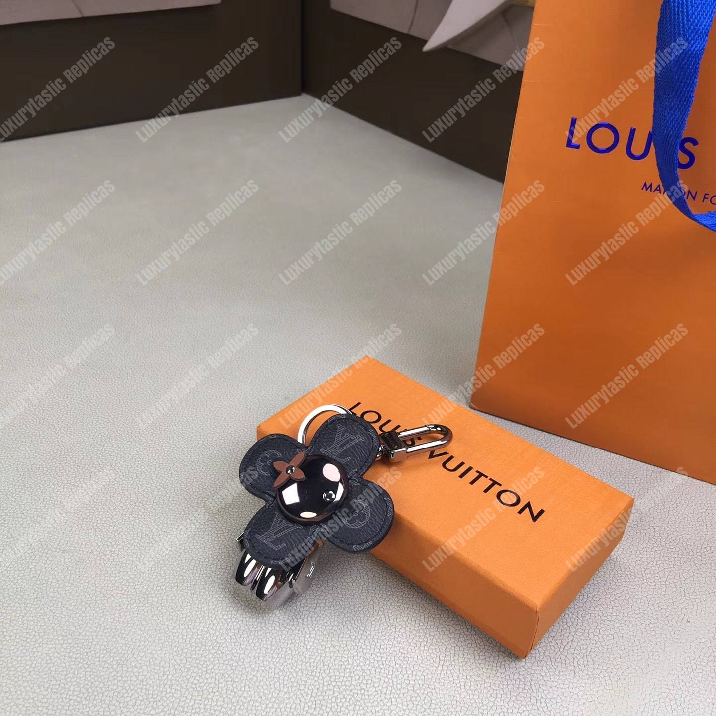 Louis Vuitton Sporty Car Vivienne Bag Charm & Key Holder - Black Keychains,  Accessories - LOU782801