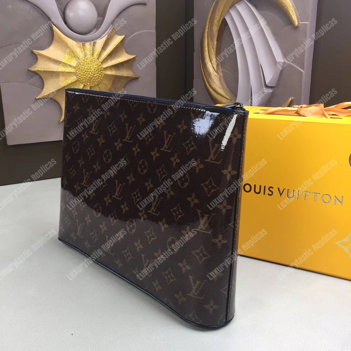 Louis Vuitton Monogram Glaze Pochette Cosmos (SHG-ss0sAr) – LuxeDH