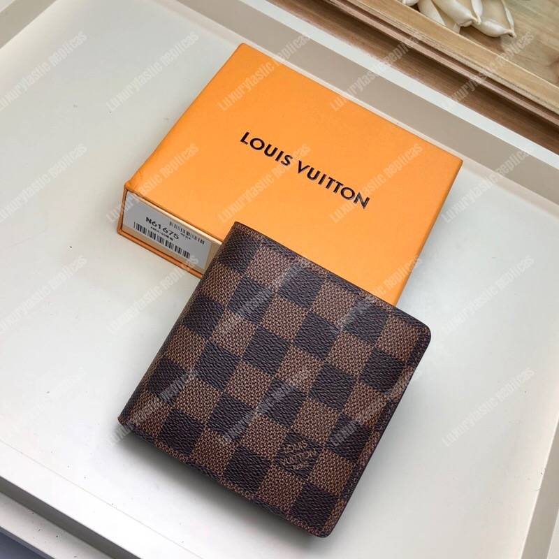 Louis Vuitton LV Marco wallet new Grey Leather ref.238991 - Joli Closet