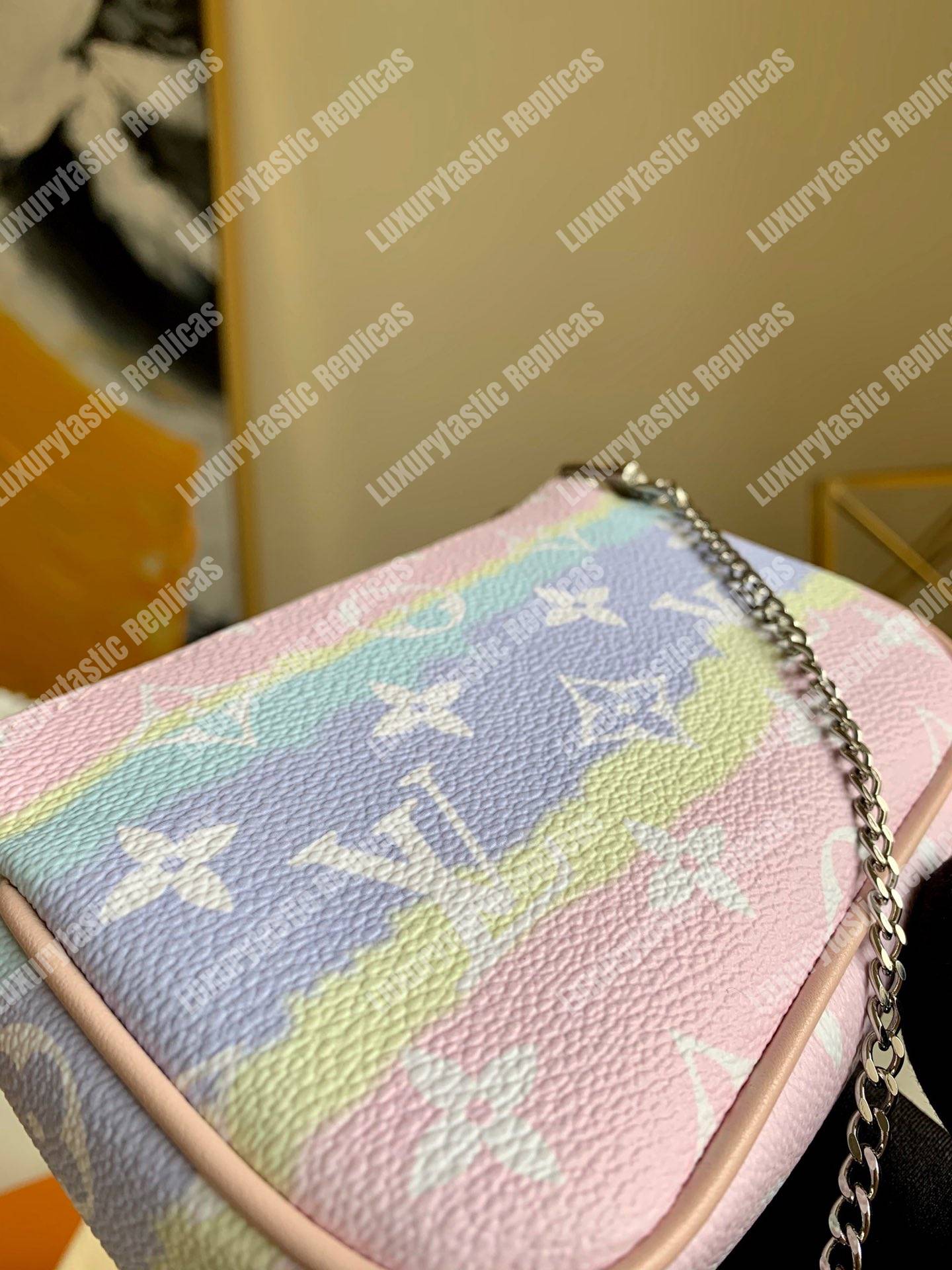 Louis Vuitton Escale Pastel Mini Pochette Accesoires ○ Labellov ○ Buy and  Sell Authentic Luxury