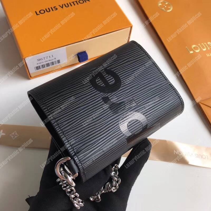 fake supreme chain wallet