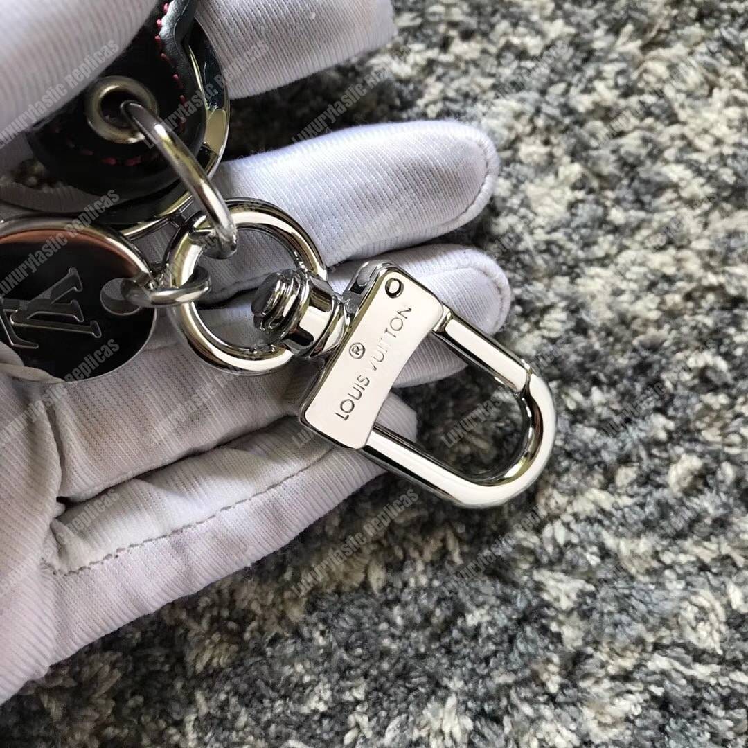 LOUIS VUITTON Calfskin Dog Bag Charm Key Holder 973336