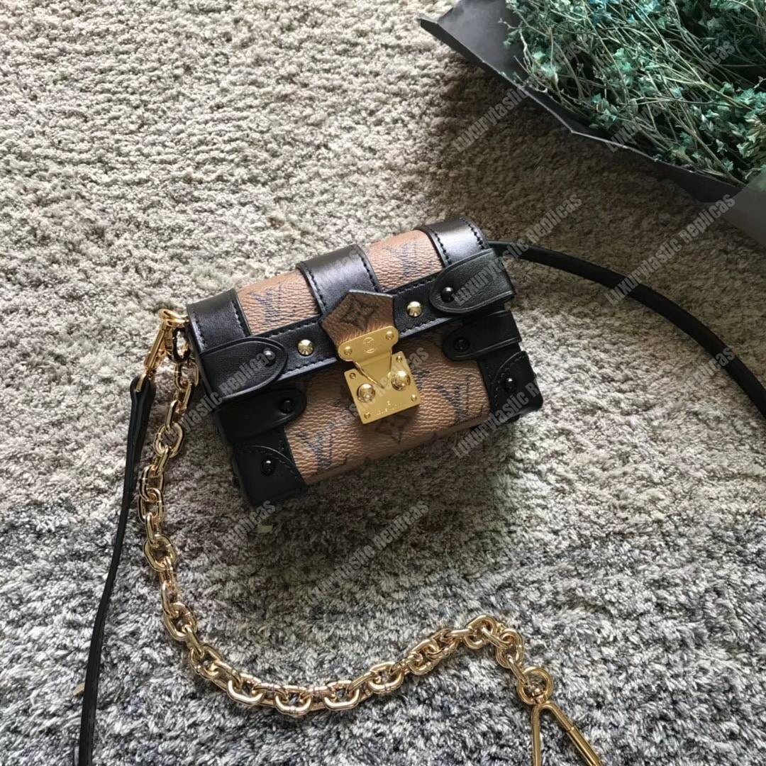 Is the neverfull tacky ? : r/Louisvuitton
